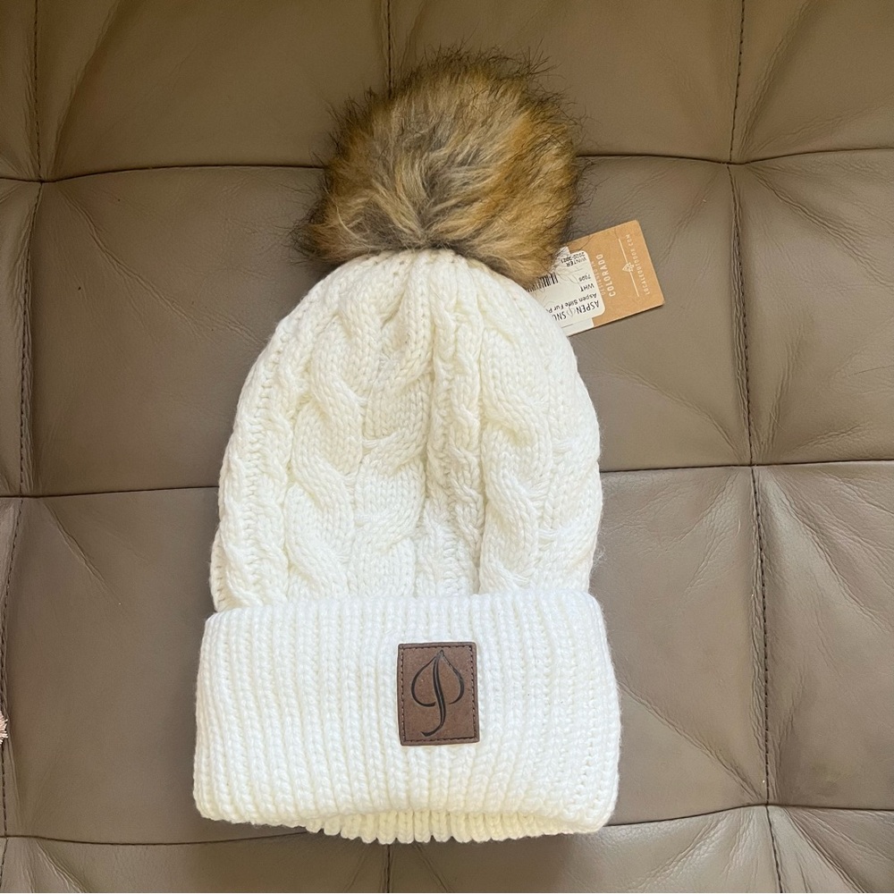 Locale Ourdoors Cable Knit Faux Fuzzy Pom Fleece Beanie, Ivory